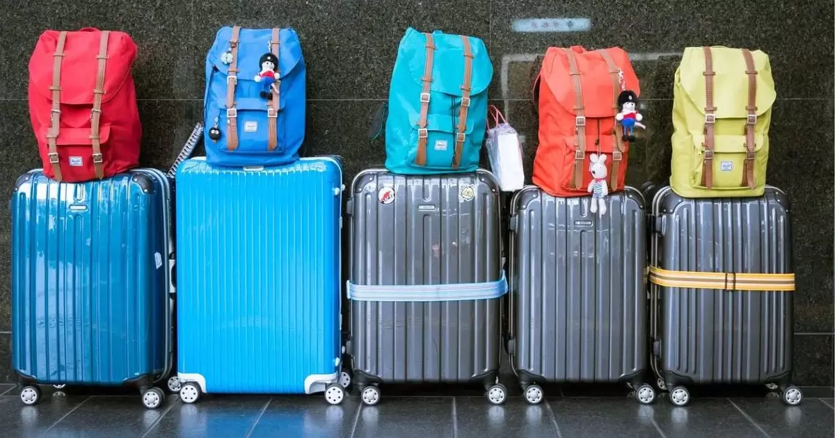 What is the carry on luggage size for allegiant clearance